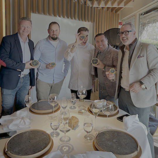 La lata Monóculo Aurum Caviar